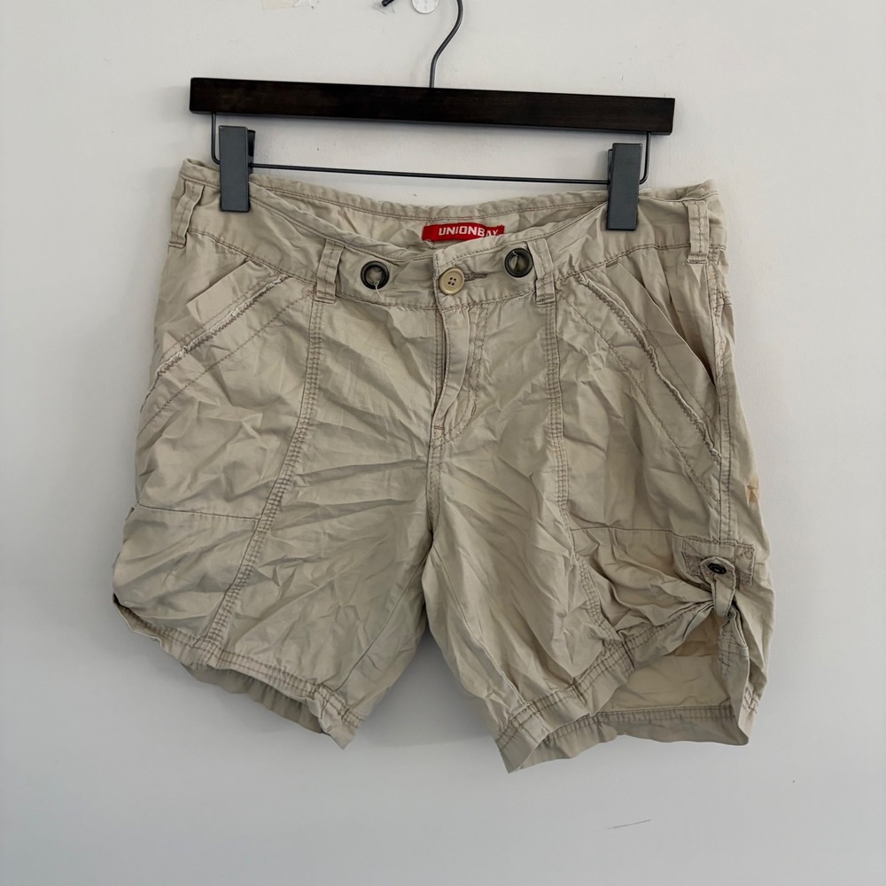 Unionbay Womens Khaki Cargo Shorts Tan Low Rise Y2K Style